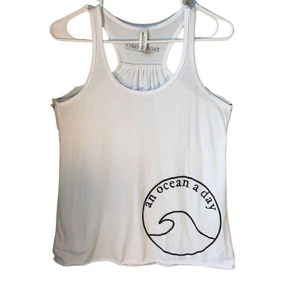 “An Ocean A Day” White Flowy Muscle Tank, Medium. NWOT. Perfect beach top! - Picture 1 of 14